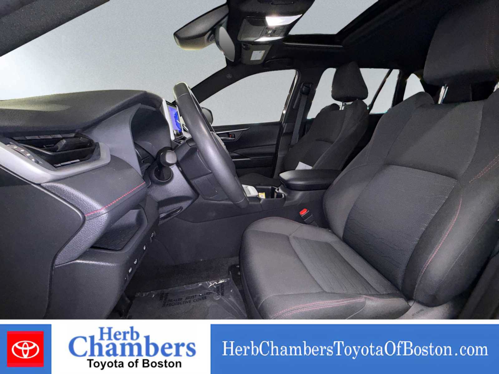 Used 2024 Toyota RAV4 SE w/ Weather & Moonroof Package AWD/4WD image 7