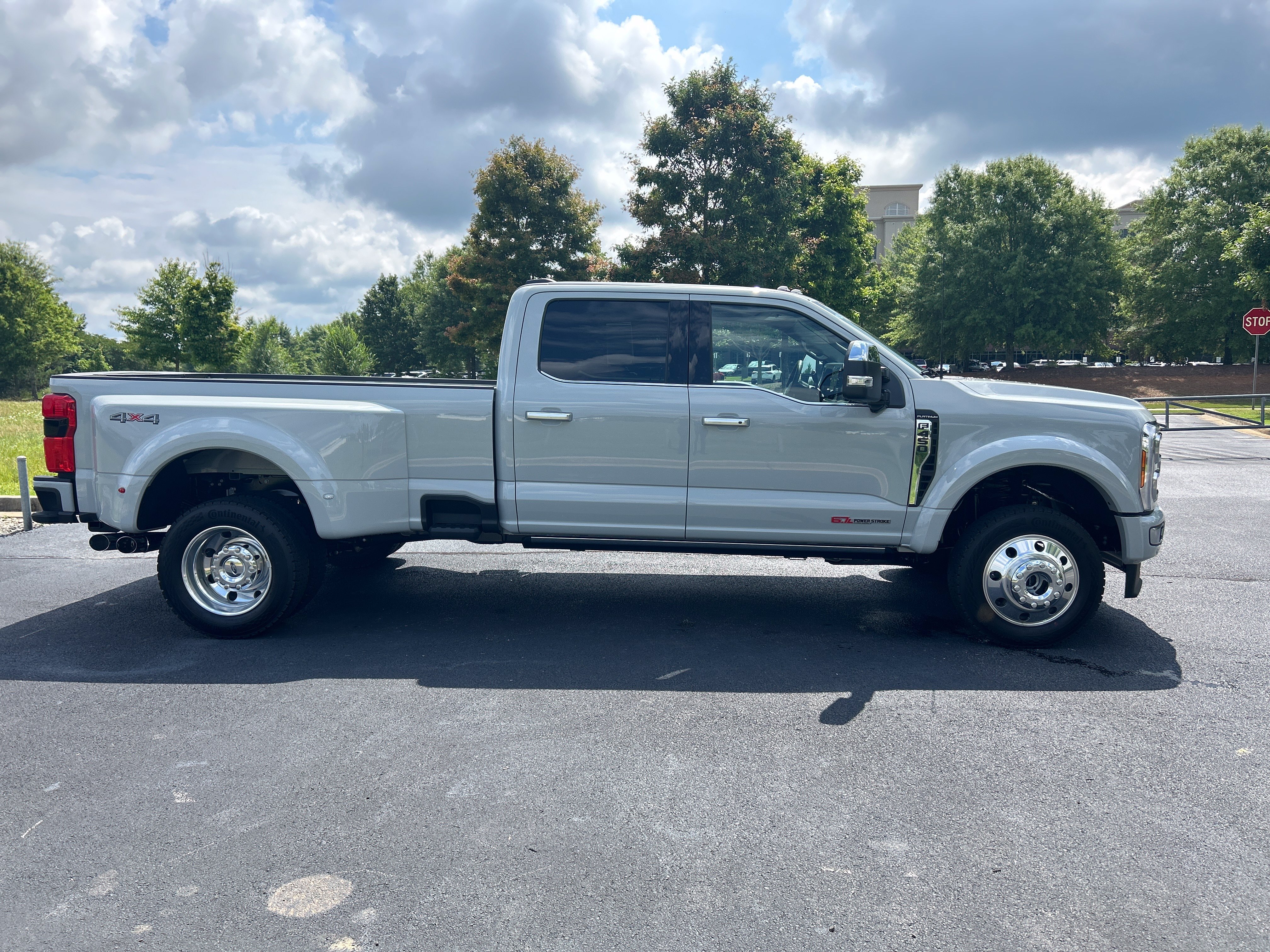 Used 2026 Ford F450 Platinum w/ Platinum Plus Package AWD/4WD image 10