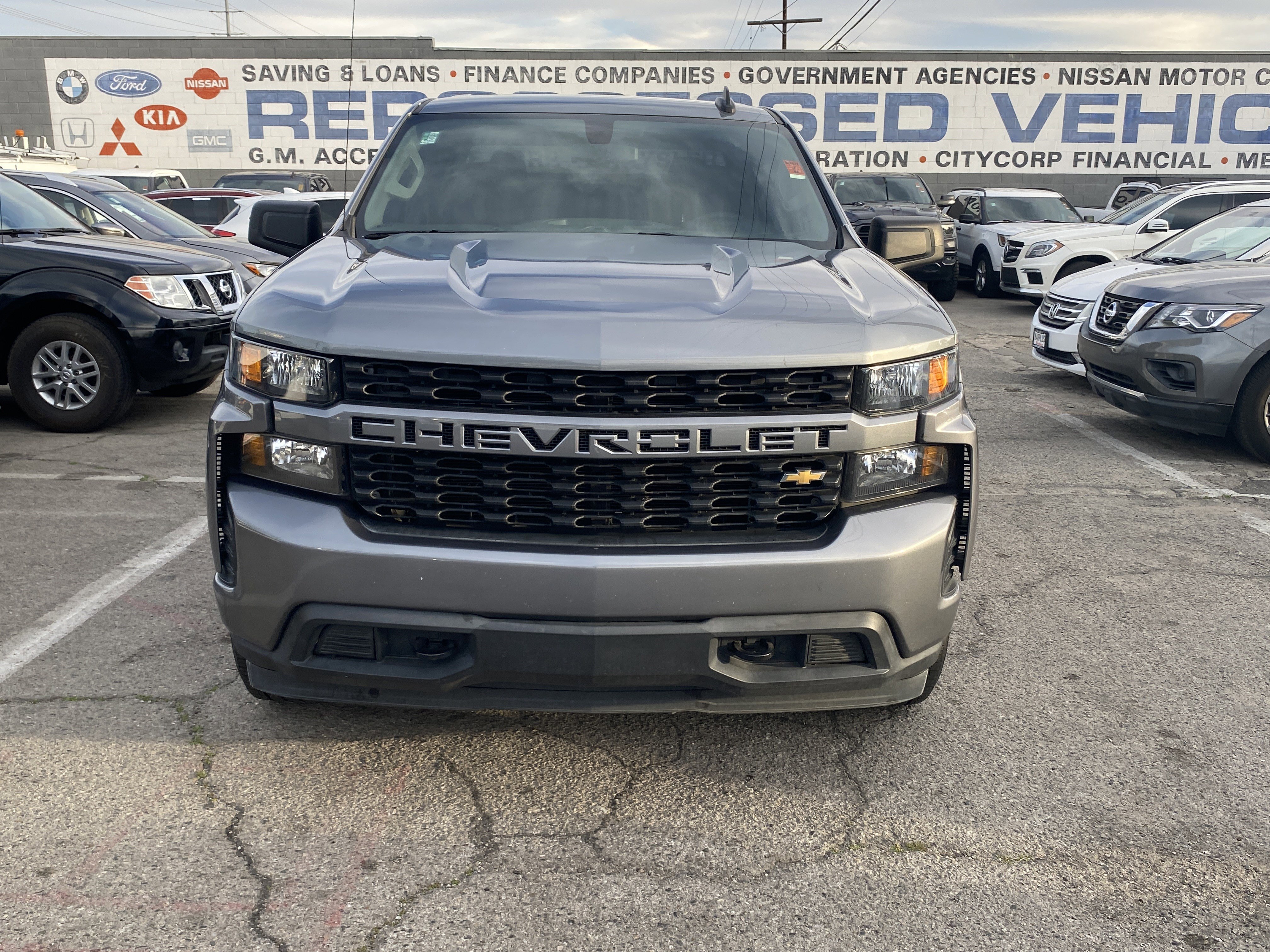 Used 2019 Chevrolet Silverado 1500 Custom w/ Custom Value Package image 3
