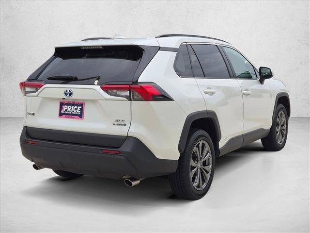 Used 2022 Toyota RAV4 XLE Premium AWD/4WD image 5