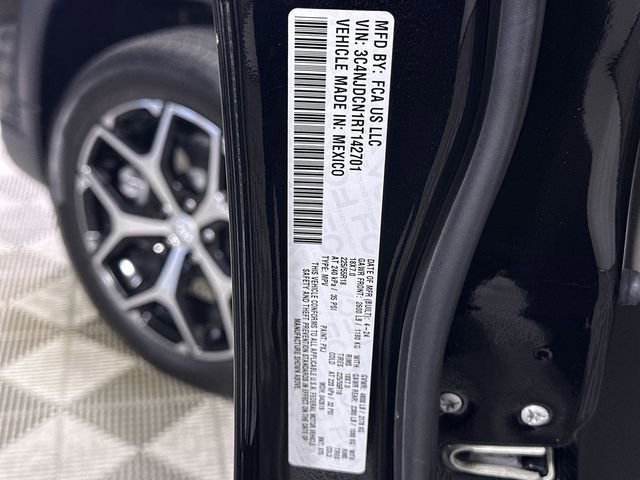 Used 2024 Jeep Compass Limited image 35