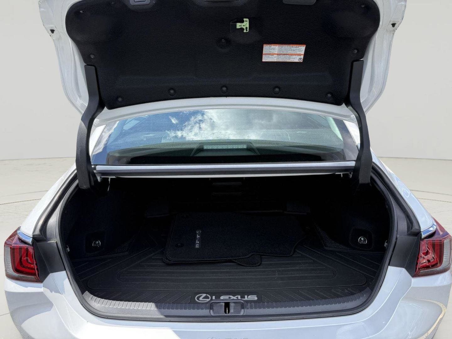 Certified 2024 Lexus ES 300h w/ Premium Package FWD image 28