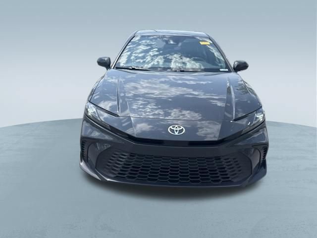 Used 2025 Toyota Camry SE FWD image 2