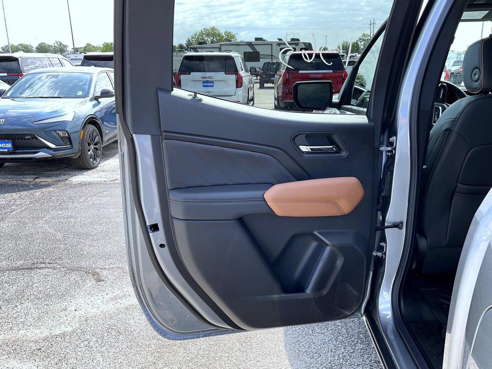 New 2026 GMC Canyon AT4 w/ AT4 Premium Package AWD/4WD image 20