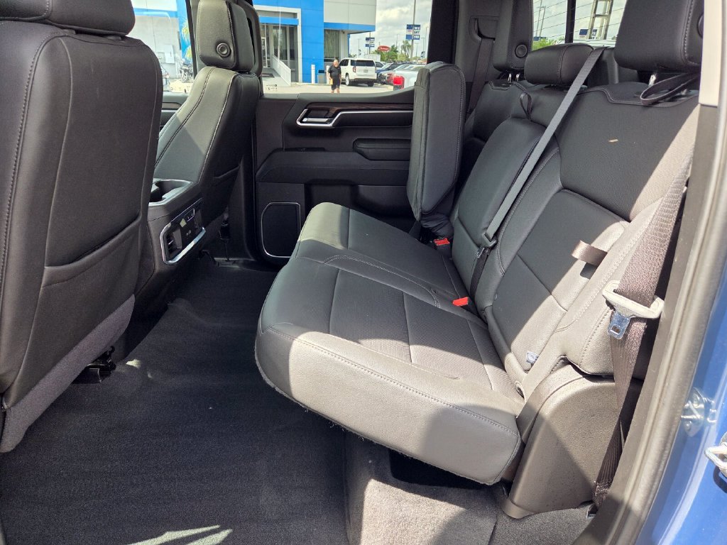 Used 2024 GMC Sierra 1500 SLT w/ SLT Premium Plus Package AWD/4WD image 9
