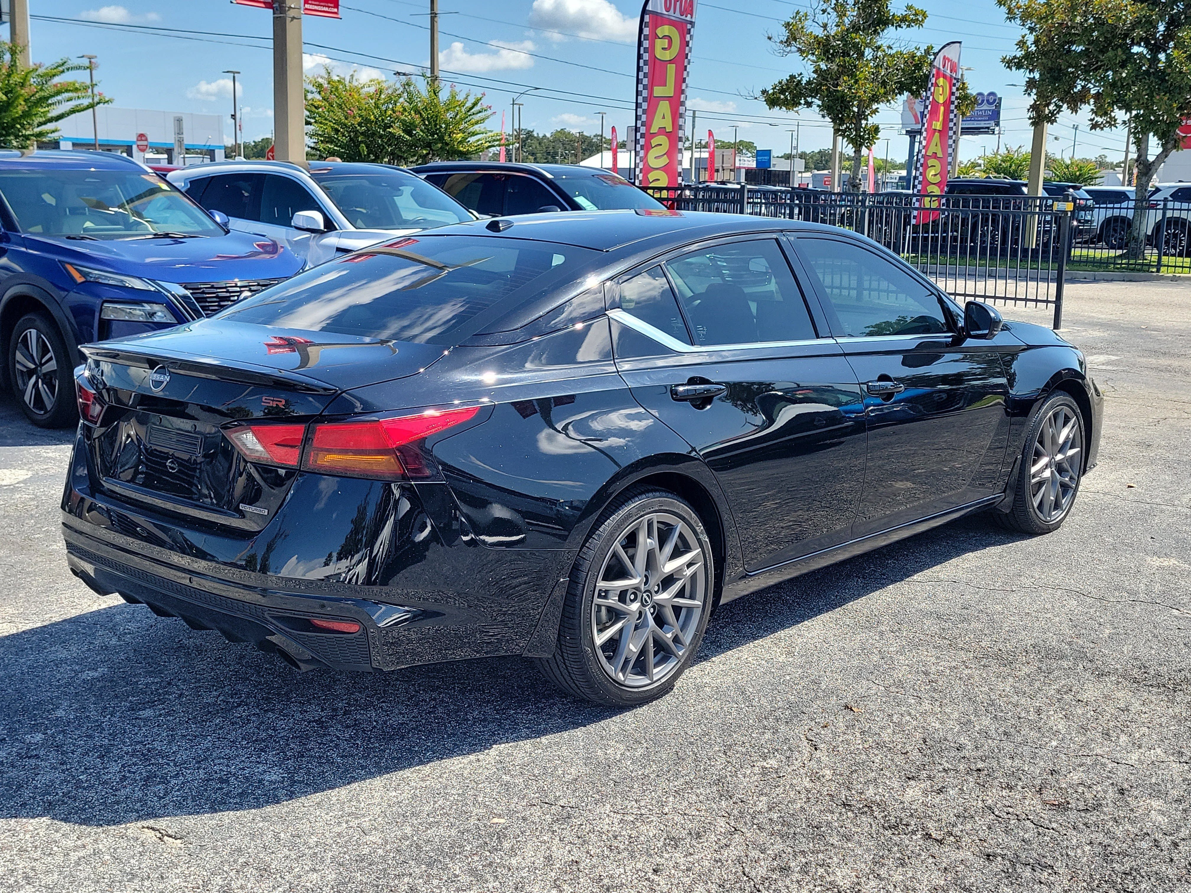 Certified 2024 Nissan Altima 2.0 SR FWD image 4