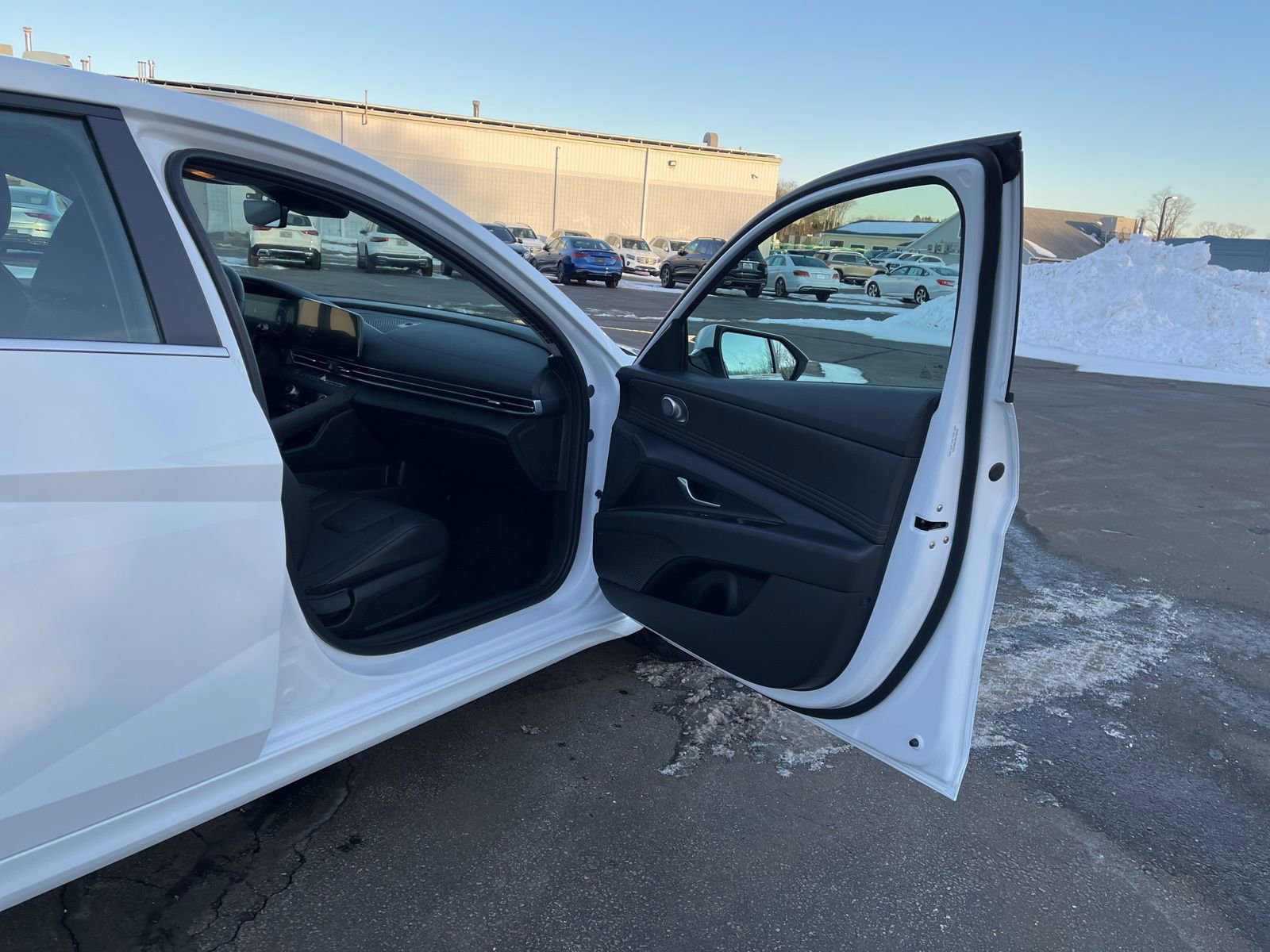 Certified 2025 Hyundai Elantra Limited image 21