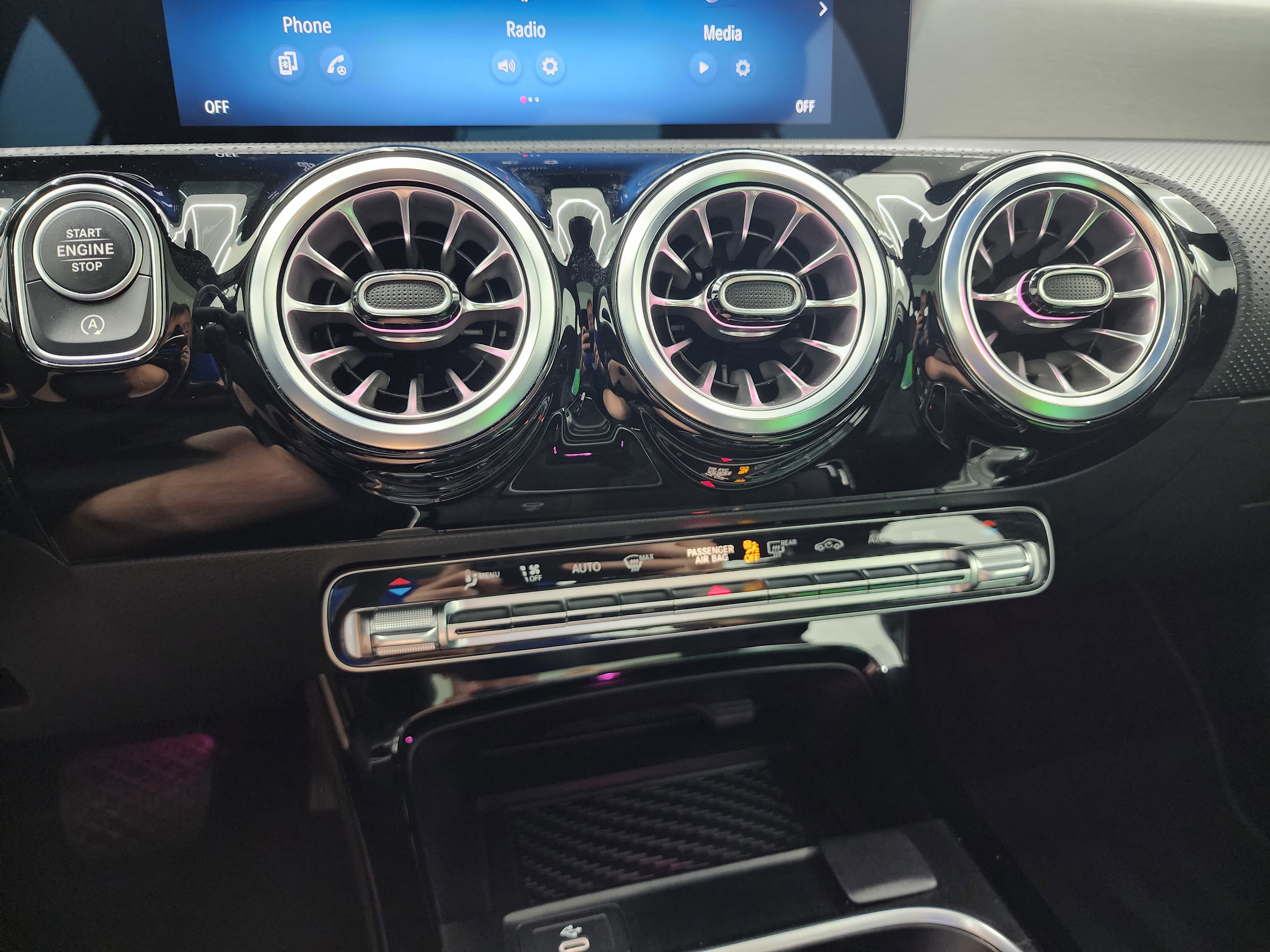 Used 2025 Mercedes-Benz CLA 250 4MATIC image 43