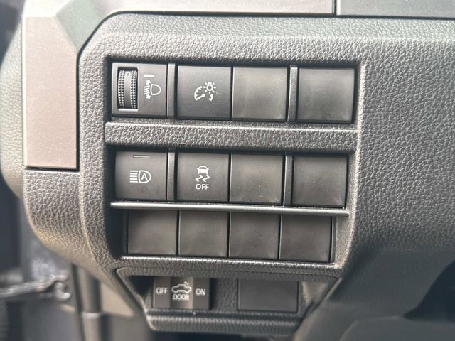 Used 2025 Toyota Tacoma SR5 w/ SR5 Upgrade Package image 28