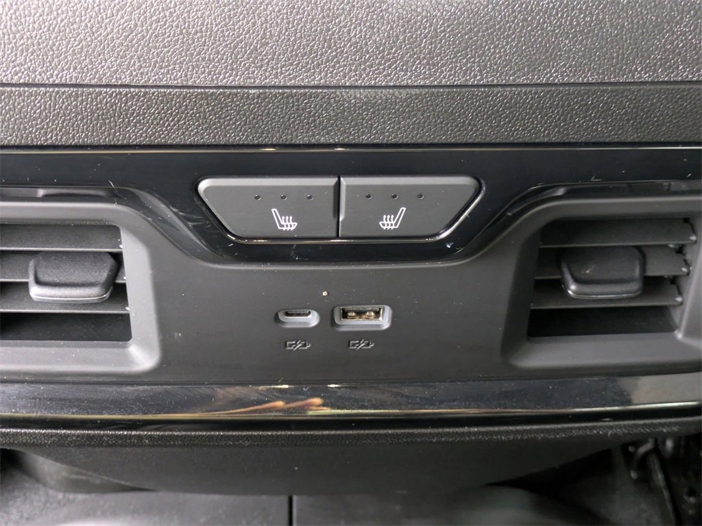 Used 2024 GMC Sierra 2500 AT4 image 14