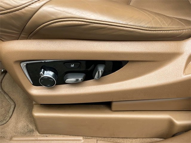 Used 2016 Cadillac Escalade Platinum image 30