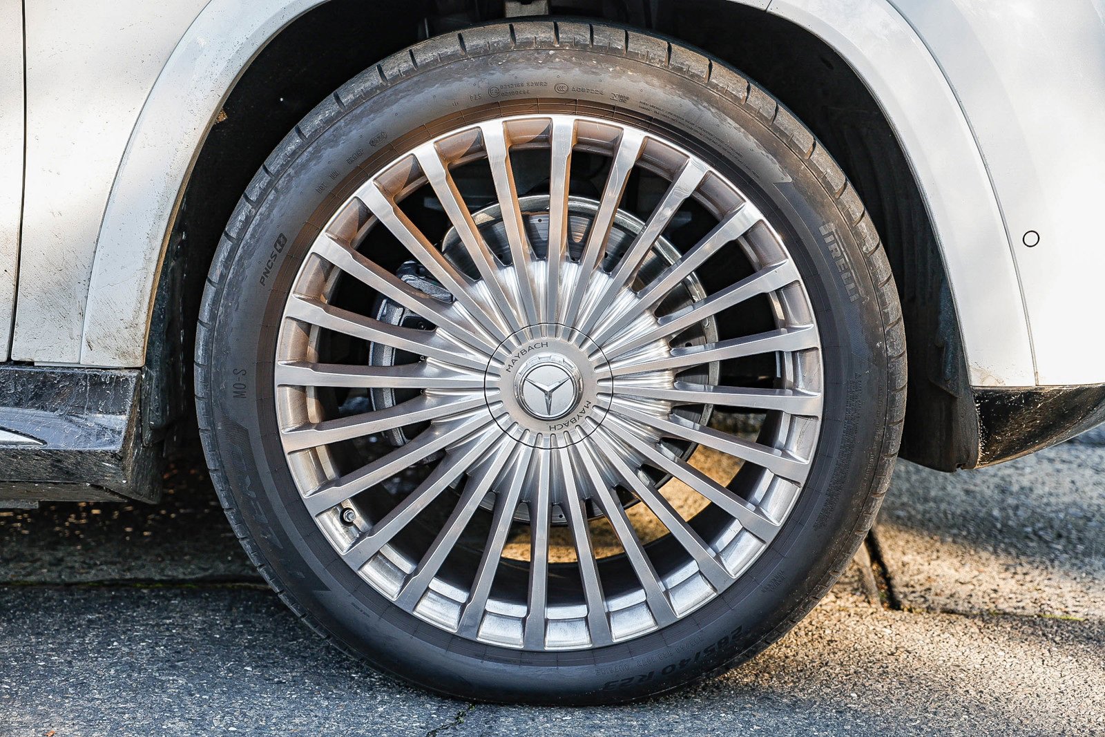 Used 2025 Mercedes-Benz Maybach GLS 600 4MATIC image 9