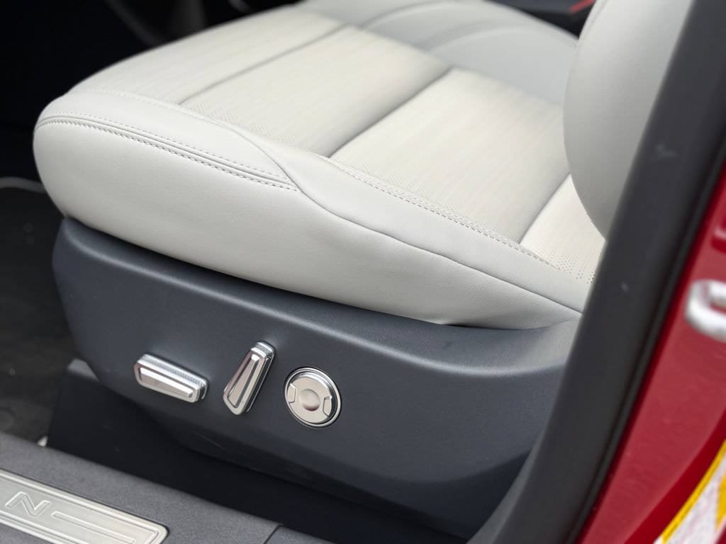 New 2026 Lincoln Nautilus Reserve w/ Jet Appearance Package AWD/4WD image 23