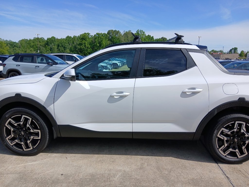 Used 2025 Hyundai Santa Cruz Limited AWD/4WD image 2
