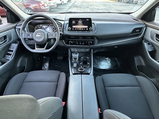 Used 2023 Nissan Rogue S image 30