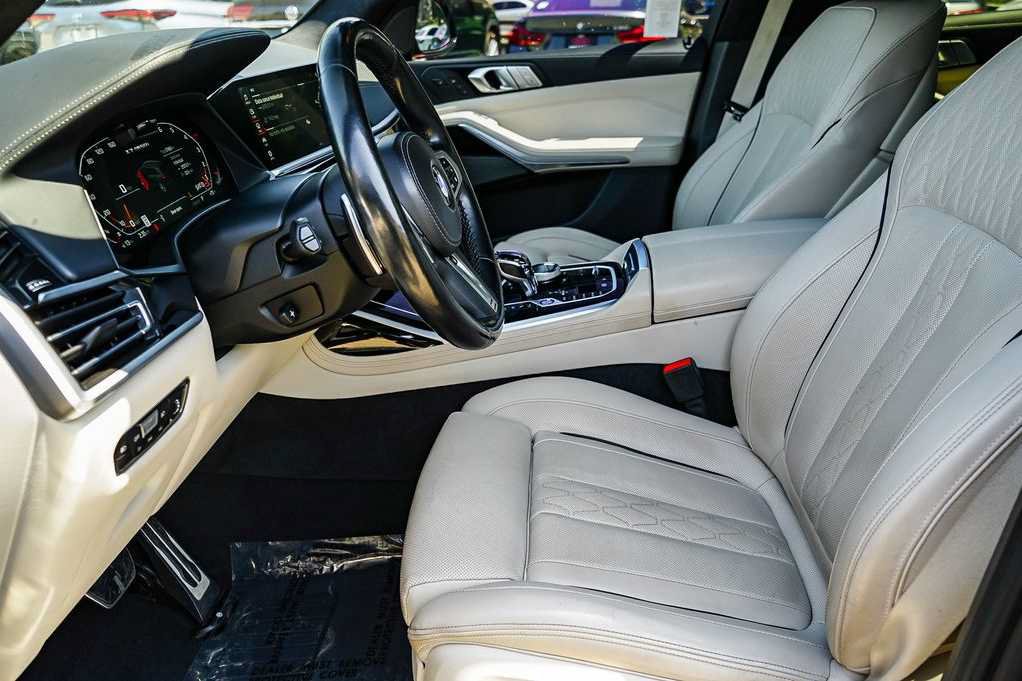 Used 2022 BMW X7 M50i w/ Dynamic Handling Package AWD/4WD image 18