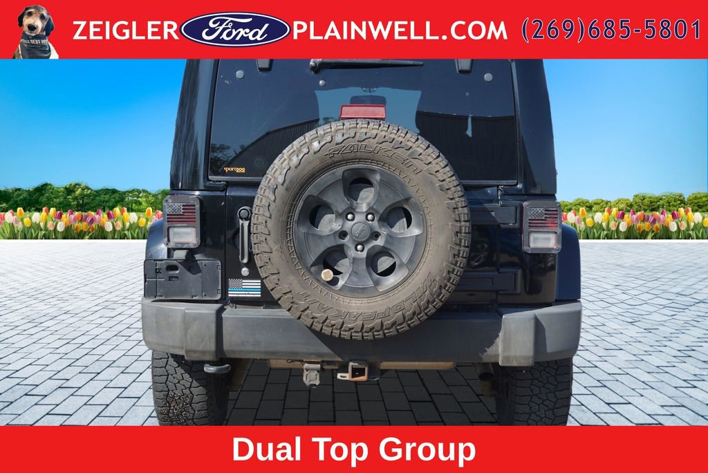 Used 2014 Jeep Wrangler Unlimited Sahara w/ Dual Top Group AWD/4WD image 4