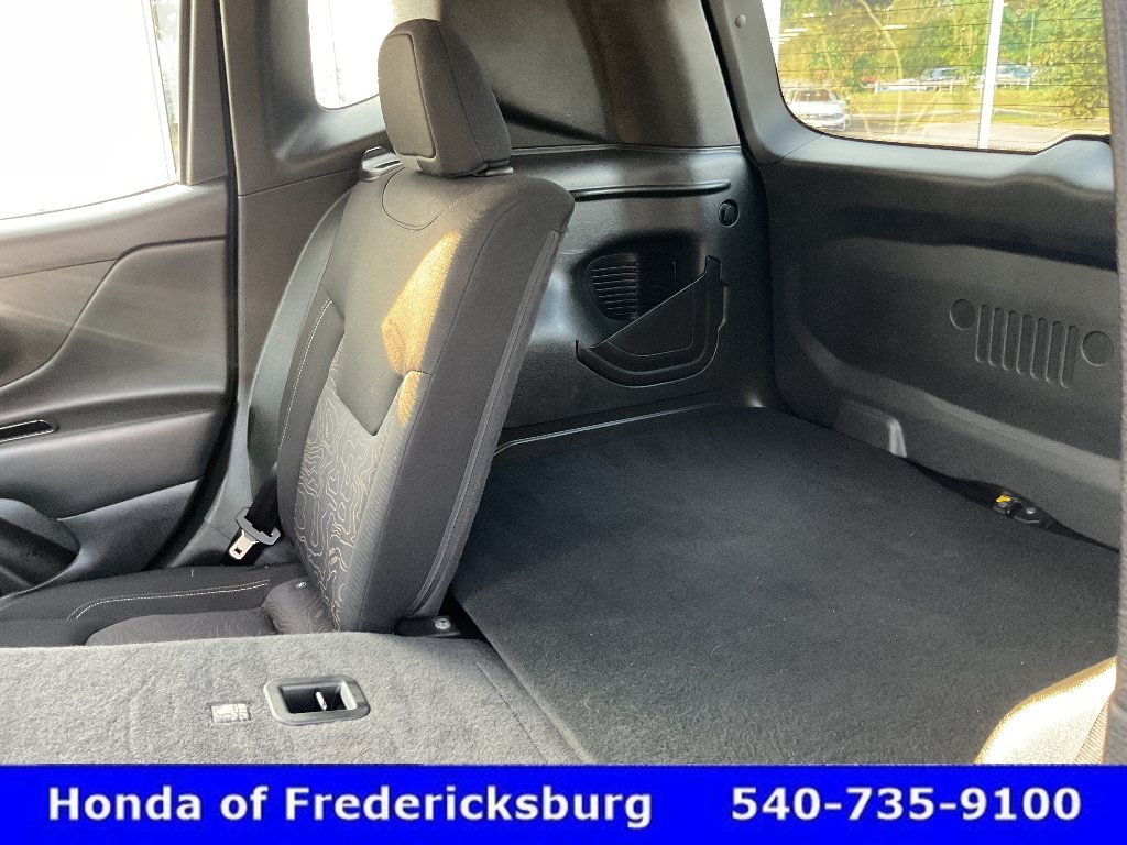 Used 2023 Jeep Renegade Latitude AWD/4WD image 24