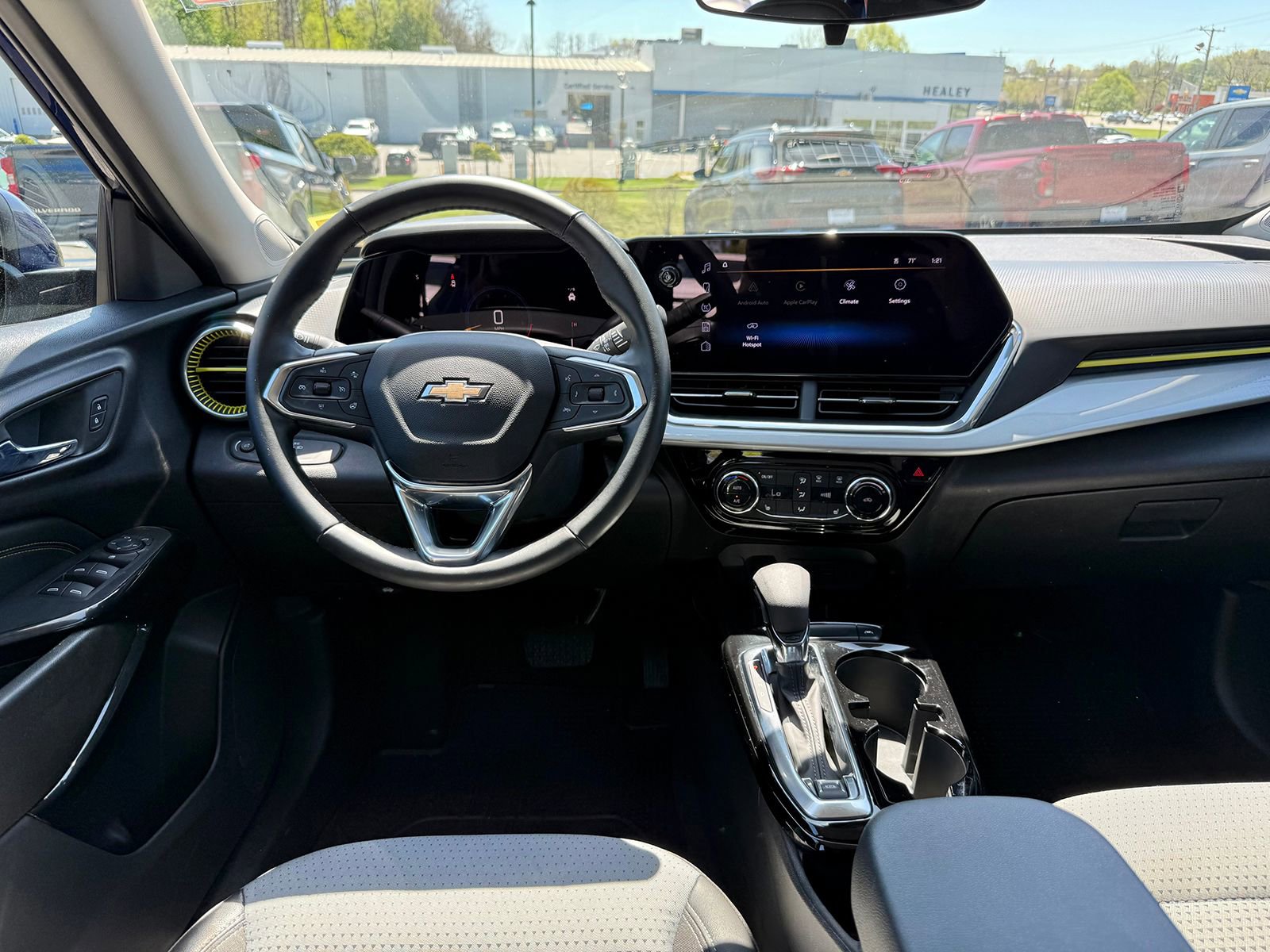 Used 2024 Chevrolet Trax LT w/ Driver Confidence Package FWD image 20