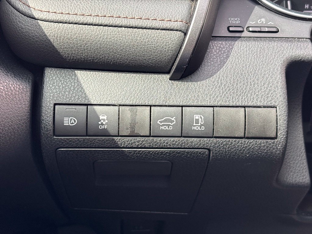 Used 2020 Toyota Camry LE FWD image 23