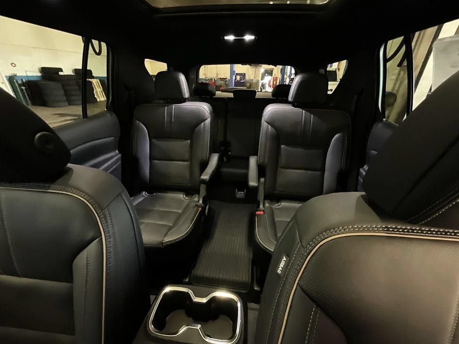 New 2026 Chevrolet Traverse High Country w/ LPO, Floor Liner Package AWD/4WD image 31
