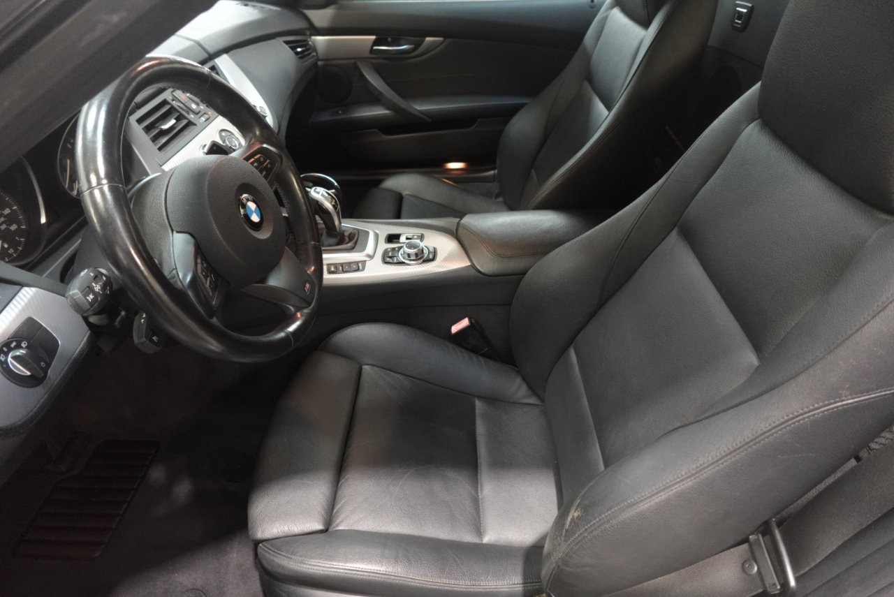 Used 2012 BMW Z4 sDrive35i w/ M Sport Pkg image 12