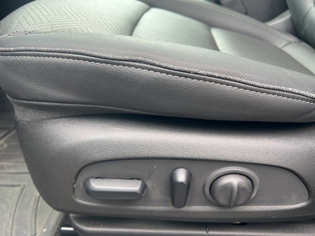Used 2023 Buick Encore GX Essence w/ Experience Buick Package image 30