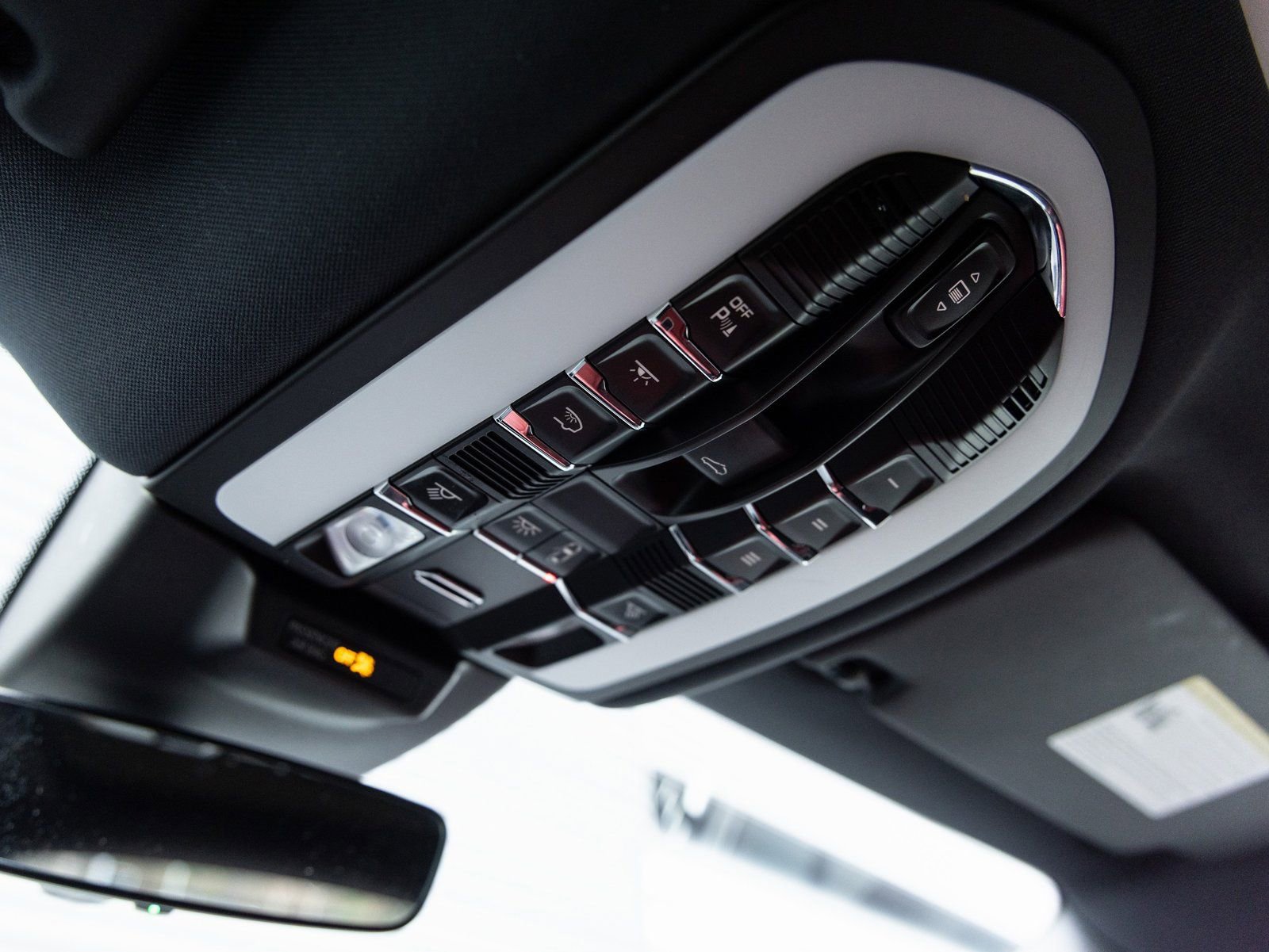 Certified 2024 Porsche Macan image 19