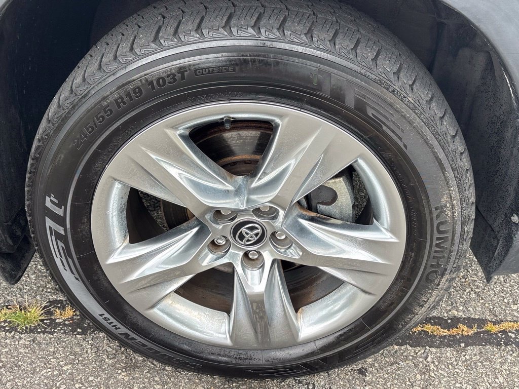 Used 2019 Toyota Highlander Limited w/ Carpet Mat Package (TMS) AWD/4WD image 43