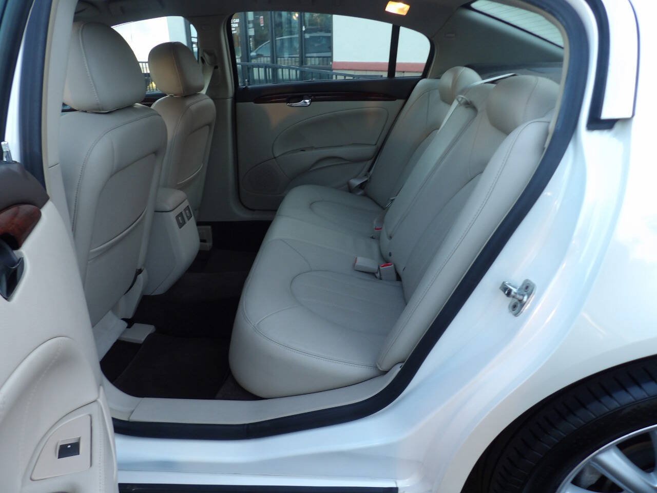 Used 2008 Buick Lucerne CXS FWD image 8