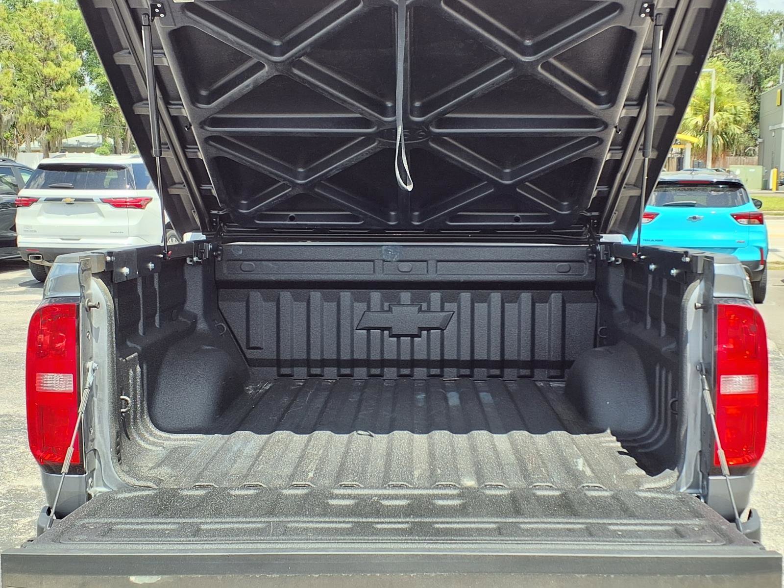 Used 2020 Chevrolet Colorado LT w/ Safety Package RWD image 6
