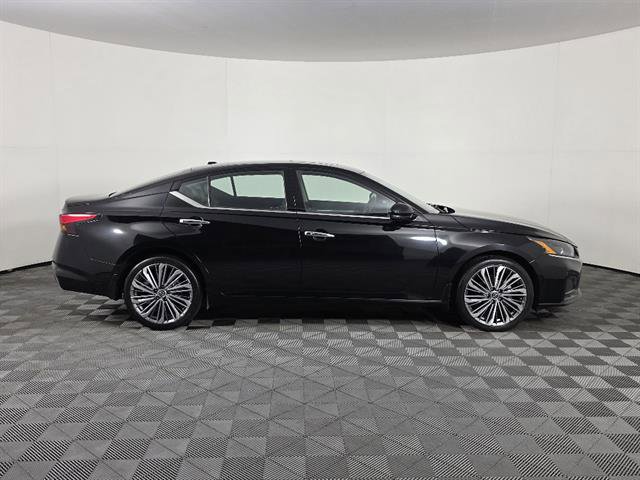 Used 2023 Nissan Altima 2.5 SL image 2