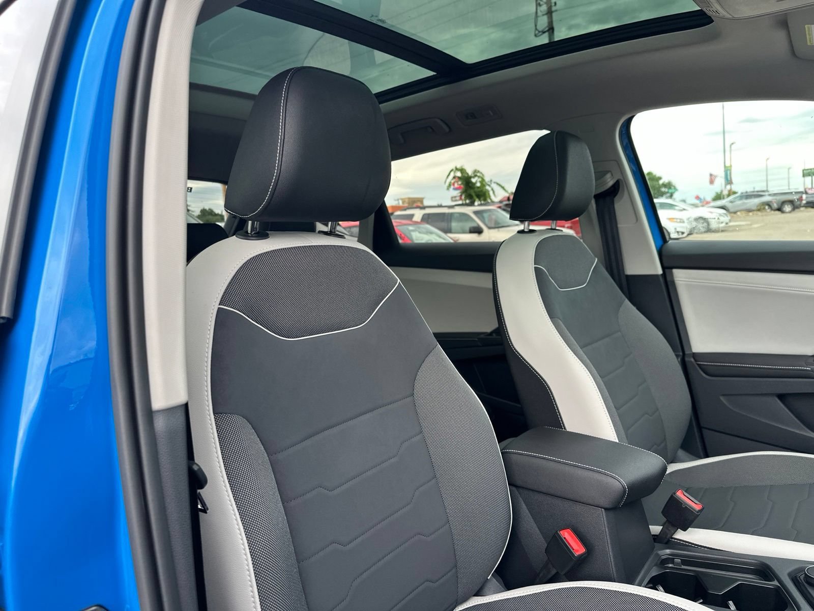 Certified 2025 Volkswagen Taos SE AWD/4WD image 33