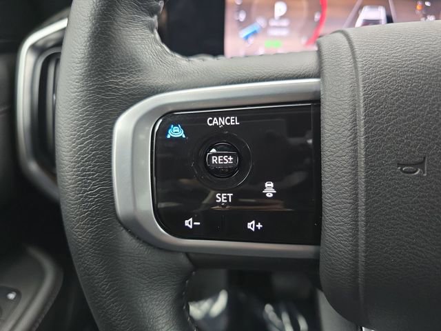 Used 2025 Nissan Armada SL image 35