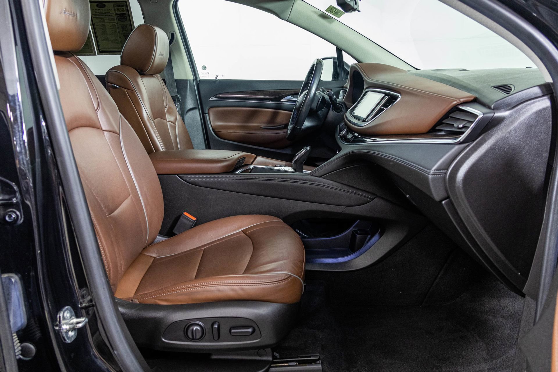 Used 2018 Buick Enclave Avenir w/ Avenir Technology Package image 53