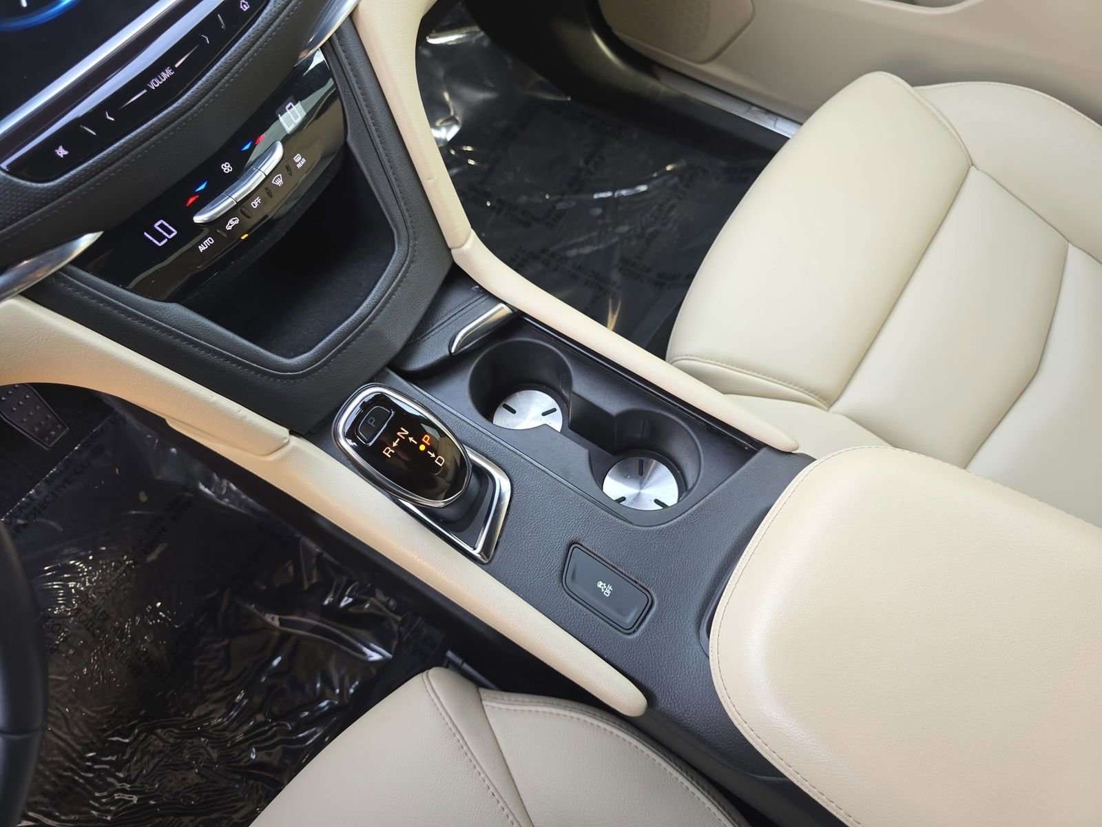 Used 2018 Cadillac XT5 FWD image 30
