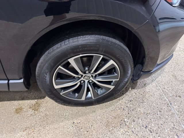 Used 2021 Toyota Venza LE w/ Carpet Mat Package (TMS) AWD/4WD image 29