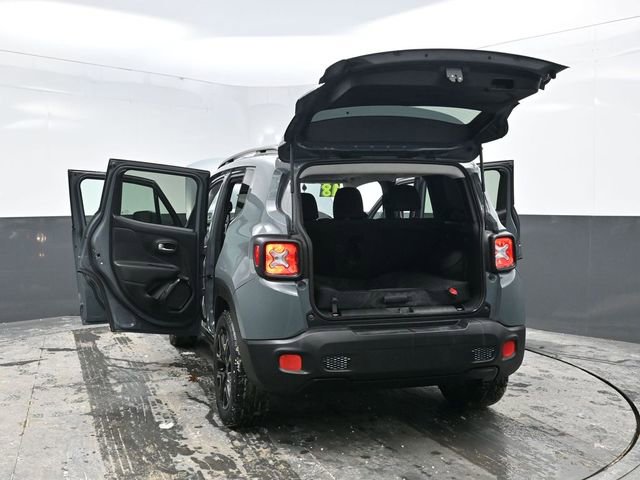 Used 2018 Jeep Renegade Altitude image 38