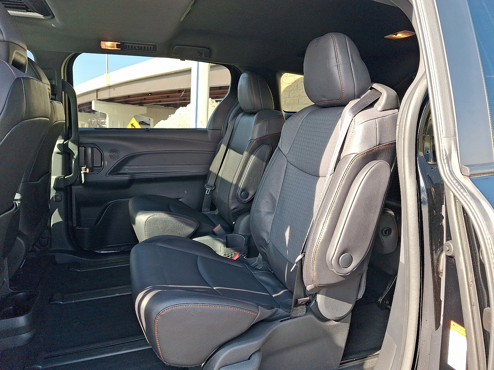 Used 2024 Toyota Sienna XSE w/ XSE Plus Package image 10