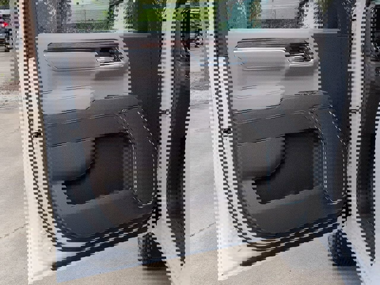 Certified 2026 GMC Sierra 1500 SLT image 8