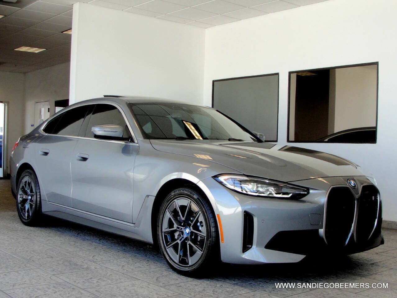 Used 2023 BMW i4 eDrive40 image 24