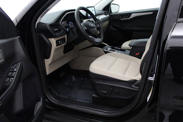 Used 2022 Ford Escape SE w/ SE Sport Appearance Package AWD/4WD image 13