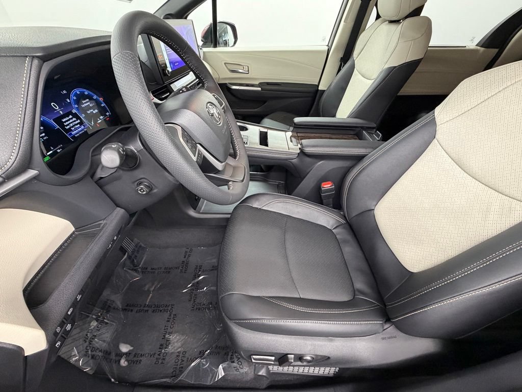 Used 2026 Toyota Sienna Limited FWD image 23
