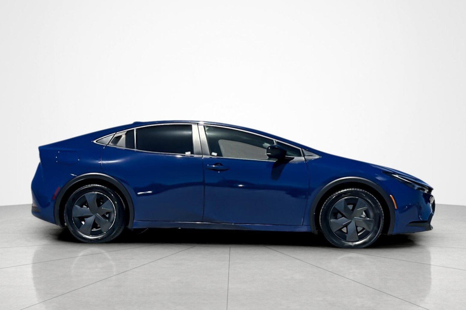 Certified 2025 Toyota Prius Plug-In Hybrid FWD image 6