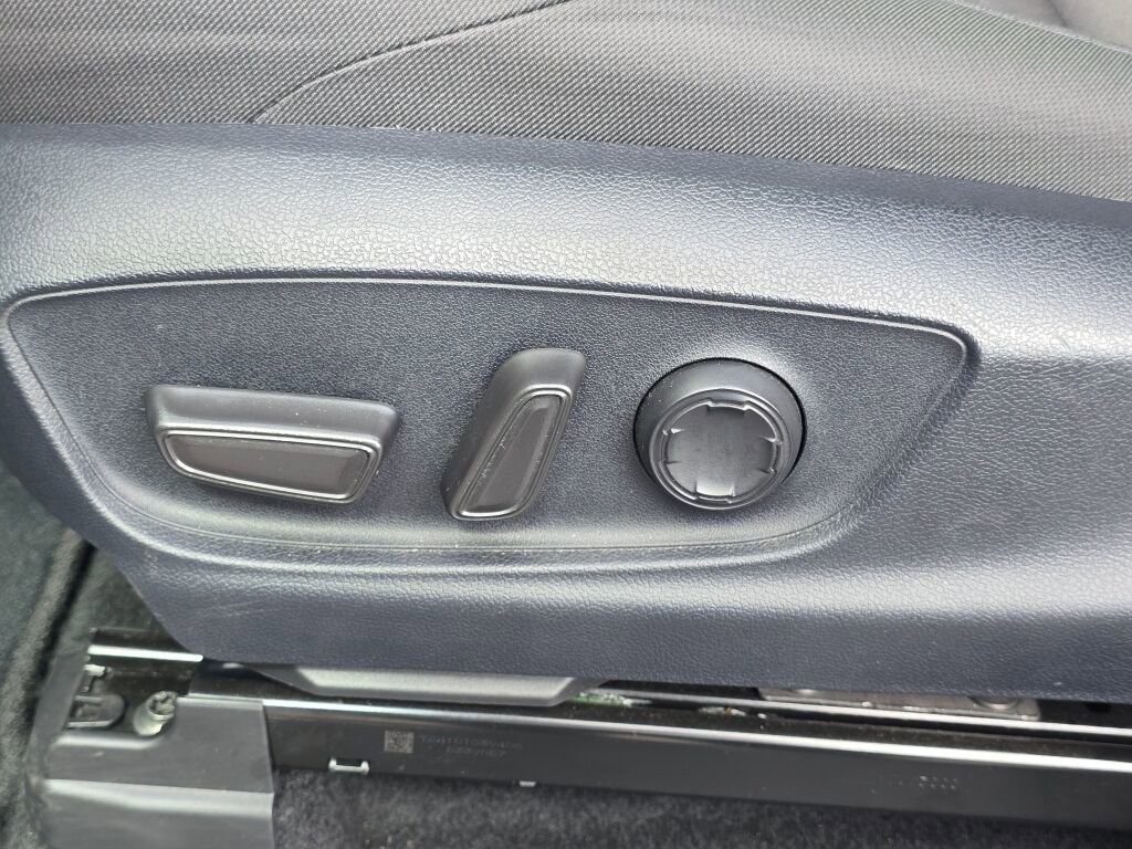 Used 2024 Toyota Tacoma TRD Off-Road image 26