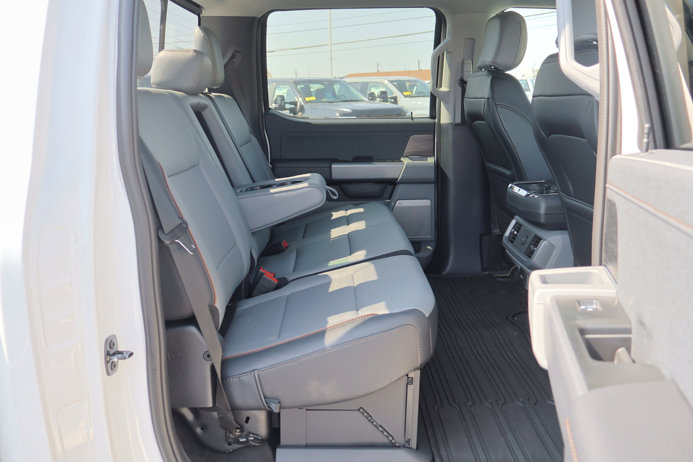 Certified 2025 Ford F150 Lariat w/ Equipment Group 501A Mid image 30