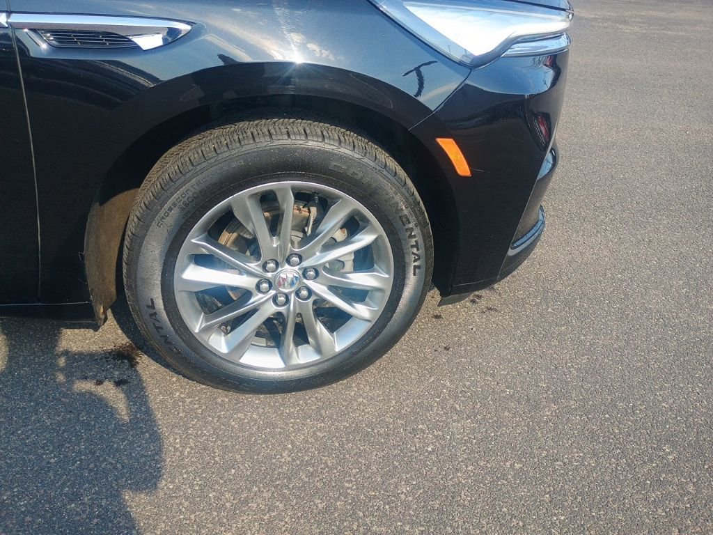 Used 2023 Buick Enclave Avenir w/ Avenir Technology Package AWD/4WD image 9