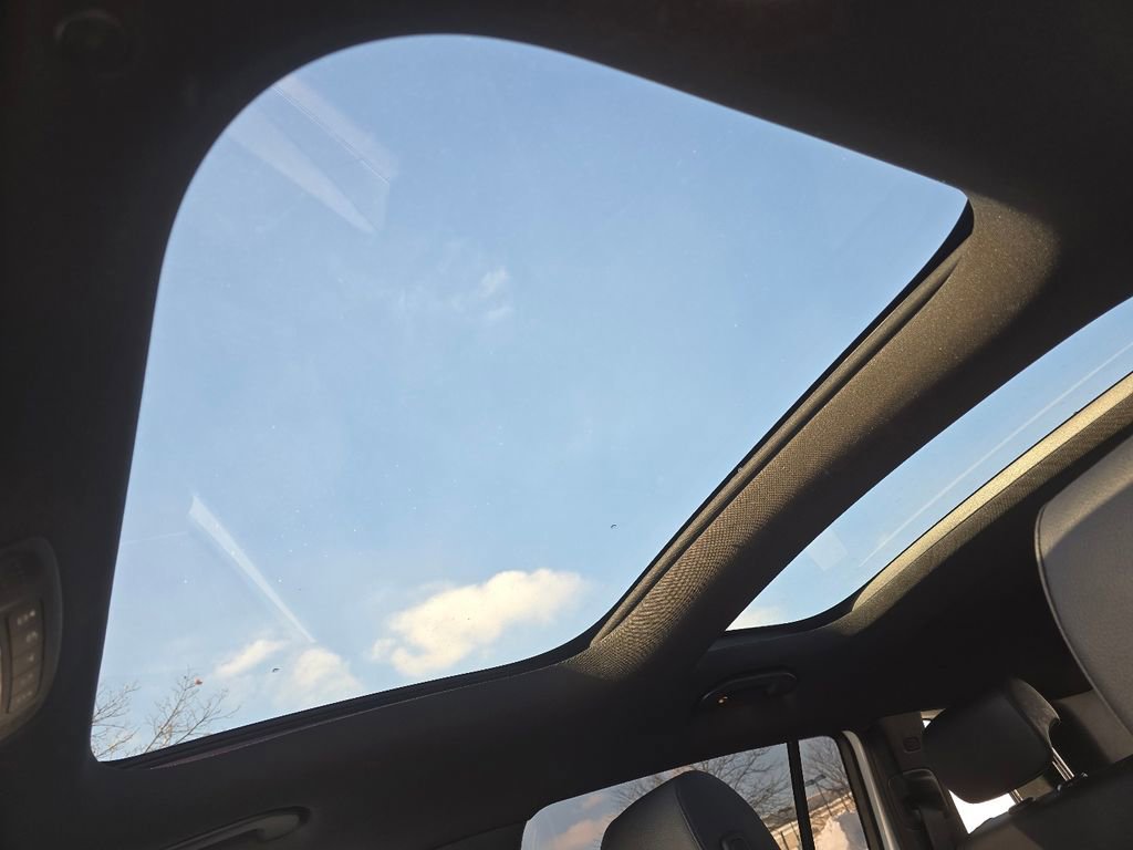 Certified 2022 Mercedes-Benz GLB 250 4MATIC image 3