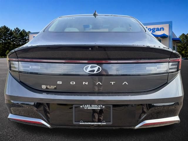Used 2025 Hyundai Sonata SEL FWD image 12