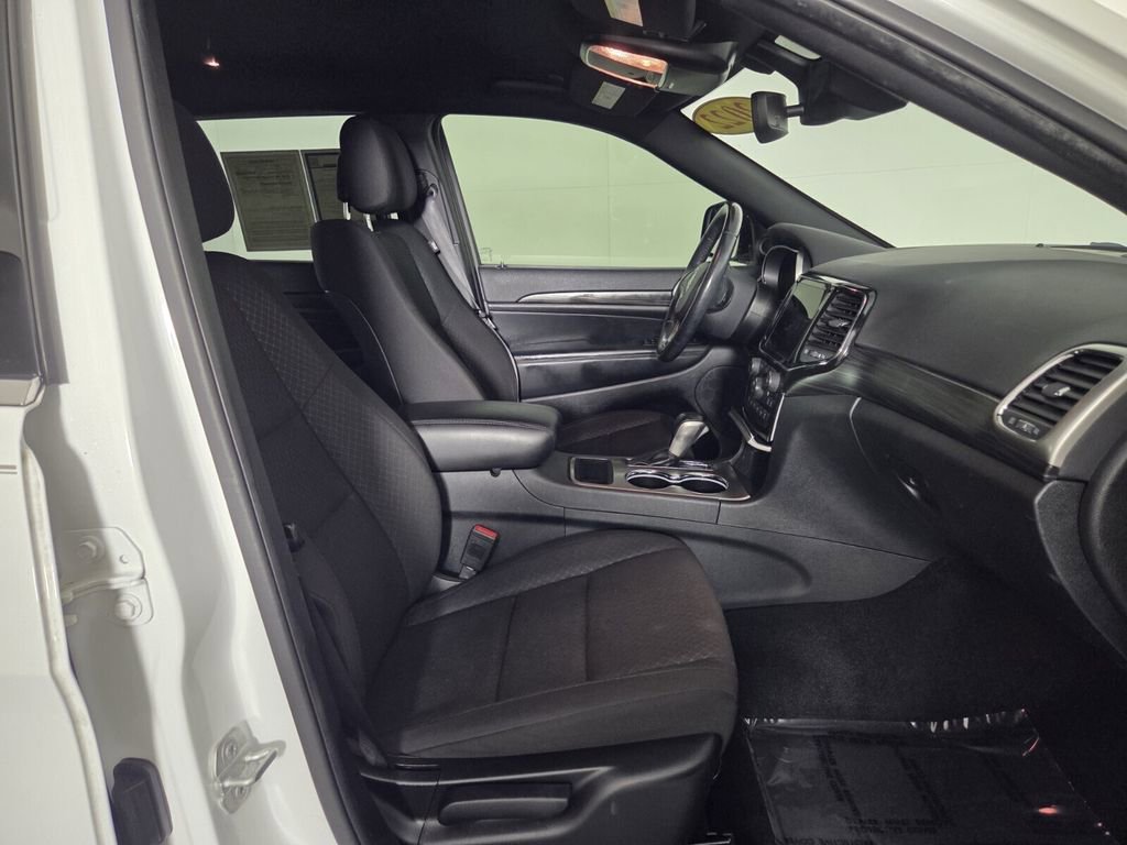 Certified 2022 Jeep Grand Cherokee Laredo E image 32